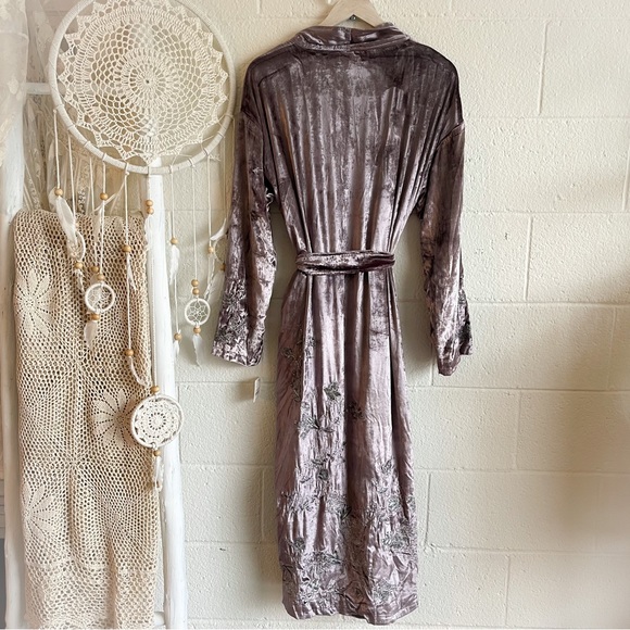 NWT Free People X Nigel Preston Embroidered Velvet Robe - Picture 3 of 16